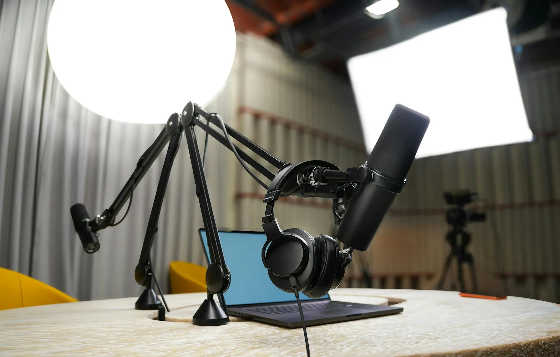 Live Webinars — Show Up Live, Sell Live, Follow Up Automatically